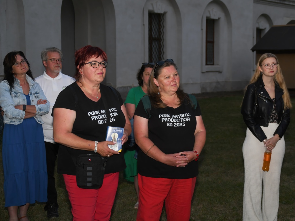ve dnech 3. 4. 10. a 11. července se opět někteří Divoši zúčastnili hraných prohlídek v Kladrubském klášteře