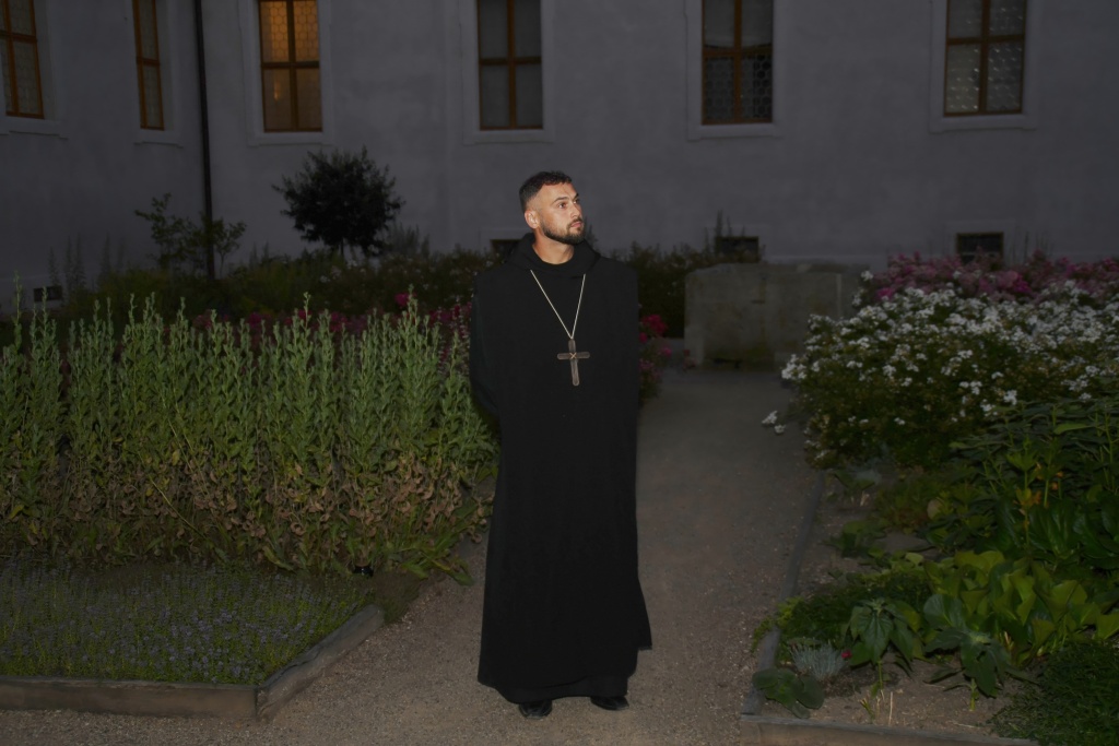 ve dnech 3. 4. 10. a 11. července se opět někteří Divoši zúčastnili hraných prohlídek v Kladrubském klášteře