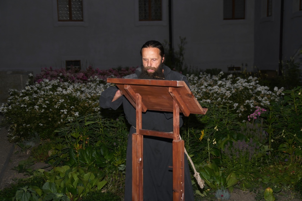 ve dnech 3. 4. 10. a 11. července se opět někteří Divoši zúčastnili hraných prohlídek v Kladrubském klášteře