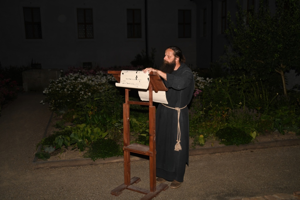 ve dnech 3. 4. 10. a 11. července se opět někteří Divoši zúčastnili hraných prohlídek v Kladrubském klášteře